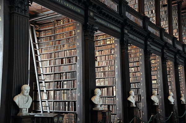 6. İskenderiye Kütüphanesi gibi klasik kütüphaneler