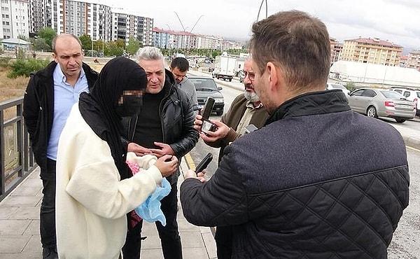 Erzurum'da çarşaflı ve peçeli bir kadının kimliği üzerinde yaptığı oynama kriz çıkardı. Kadın, polis memurlarına 'dini gerekçeleri' öne sürerek kimliğinin orjinalini göstermek istemedi. Bölgeye gelen kadın polisler, şüphelendikleri 30 yaşındaki D.A.'yı polis merkezine götürdü.
