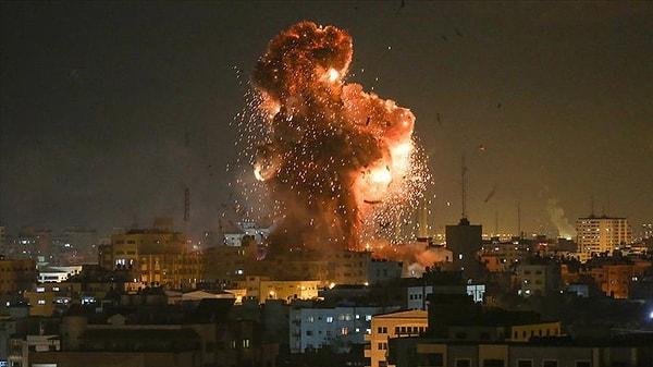 Birleşmiş Milletler ise hava saldırıları nedeniyle Gazze'de yaklaşık 123 bin kişinin yerinden edildiğini duyurdu.