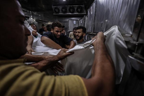 Elektrik, su ve gıdası kesilen aynı zamanda yoğun da bir bombardımana tutulan Gazze'de ortaya çıkan insanlık dramı ise korkunç boyutlarda.