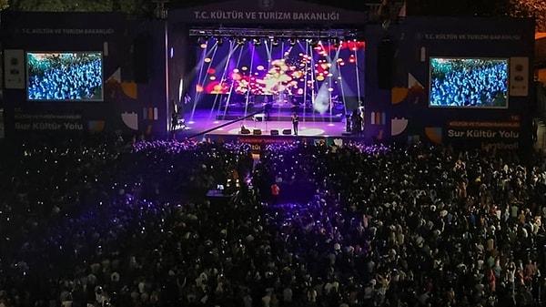 HÜDAPAR Diyarbakır İl Başkanı Vedat Turgut, Sur Kültür Yolu Festivali'nin iptal edilmesini istedi, Diyarbakır Valiliği ise hemen festivali iptal etti.