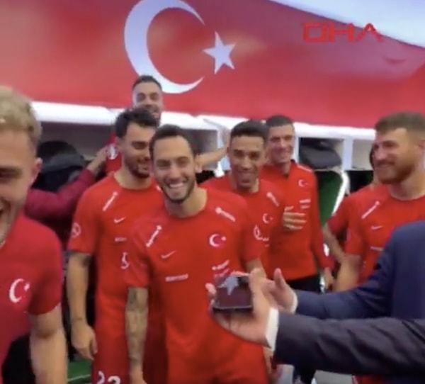 Galatasaray'ın ve milli takımın futbolcusu Barış Alper Yılmaz, Cumhurbaşkanı Erdoğan ile görüşürken Rizeli olduğunu belirtti.