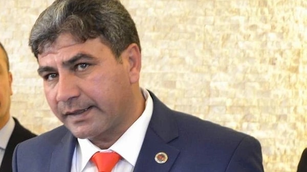 Kayseri Şehir Hastanesi yakınında meydana gelen olayda Sarıoğlan eski Belediye Başkanı Ali Osman Yıldız (51); tabanca ile göğsüne ateş etti.