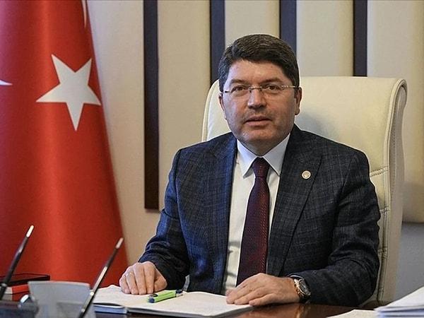 Adalet Bakanı Yılmaz Tunç, İstanbul Anadolu Cumhuriyet Başsavcılığınca Hakimler ve Savcılar Kuruluna (HSK) gönderilen ihbar dilekçesinde bahsedilen iddialarla ilgili soruşturma başlatıldığını açıkladı.
