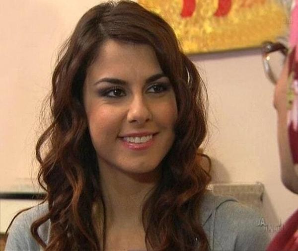 2008-2010 yılları arasında ATV'de yayınlanan ve büyük bir izleyici kitlesi edinen Adanalı dizisindeki rolüyle tanınan Tuğçe Özbudak, sosyal medya paylaşımlarıyla da adından sıkça söz ettiriyor.