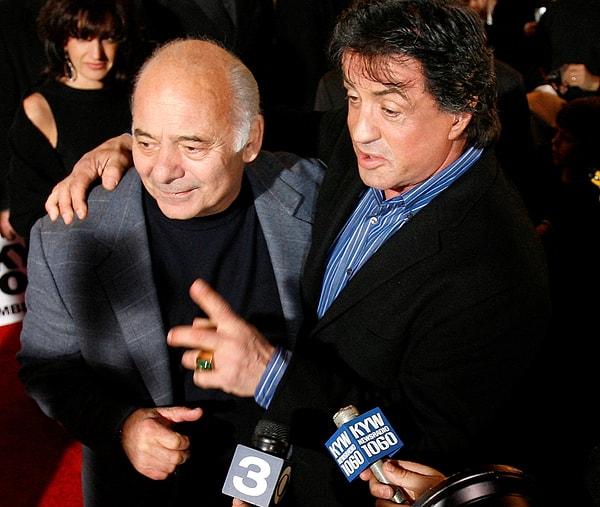 Ölüm nedeni hakkında henüz açıklama yapılmayan ünlü aktörün vefat haberi sonrası rol arkadaşı Sylvester Stallone paylaşımda bulundu.