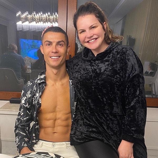 Ablası Aveiro, yaptığı Instagram paylaşımında Ronaldo'nun 38 yaşında olmadığını, aslında 28 yaşlarında olduğunu itiraf etti!