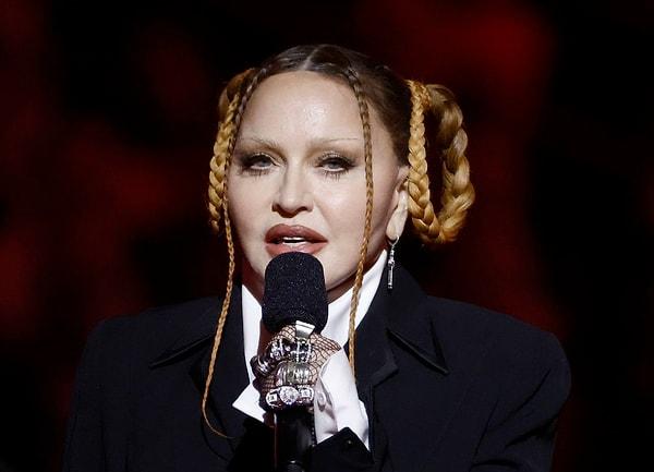 Giderek büyüyen savaş hakkında konuşmamanın sorumsuzluk olacağını söyleyen Madonna açıklamalarından sonra "yanlı" bulundu.