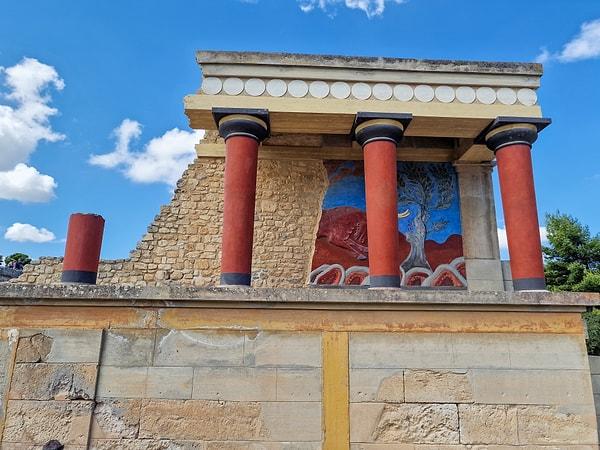 8. Knossos Sarayı