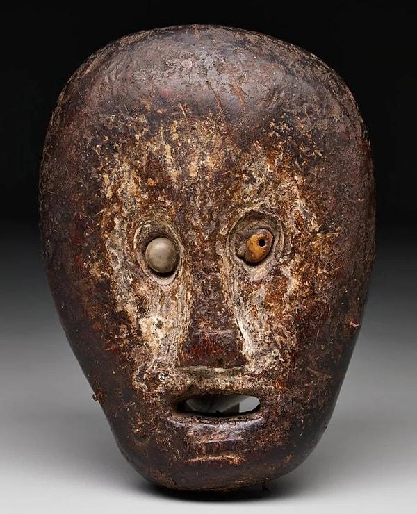 15. Asya'da bulunan 19.Yüzyıldan kalma tören maskesi.