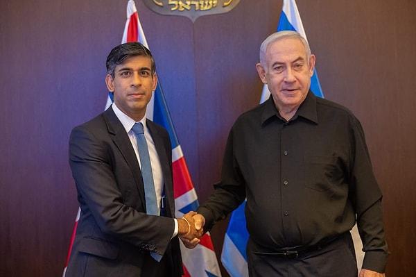İsrail Başbakanı Netanyahu ile sıcak temaslarda bulunduğunu ifade eden Sunak, "Hamas'ın İsrail'e karşı saldırıları 7 Ekim'de son bulmadı. Hamas, İsrail şehirlerine top ve füze saldırılarına devam ediyor. İsrail'i Hamas terörüne karşı destekliyoruz" şeklinde konuştu.