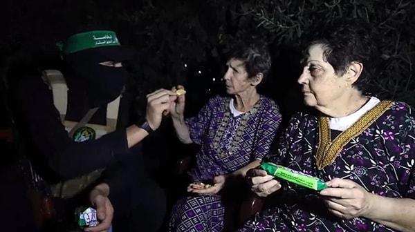 Dün gece serbest bırakılırken Hamas görevlilerinin elini sıktığı görülen İsrailli kadın, bunu neden yaptığına ilişkin soruyu, "Bize çok iyi davrandılar, tüm ihtiyaçlarımızı karşıladılar." şeklinde yanıtladı.