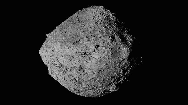 NASA, Bennu asteroidinden topladığı örnekleri Dünya'ya OSIRIS-REx uzay aracı ile başarıyla getirdi.