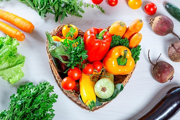 4. Hepimiz taze meyve ve sebze tüketmenin sağlıklı olmanın anahtarı olduğunu biliyoruz. Ancak haftalık olarak yeterince tüketmediğinizi düşünüyorsanız, bunun aslında yiyecek alışverişi yapma şeklinizle çok ilgisi olabilir.