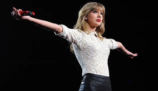 11. Taylor Swift, New York'ta paparazzilerin kadrajına takıldı.