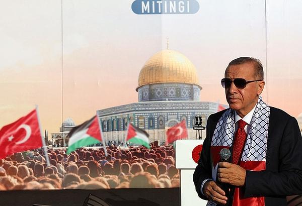 Cumhurbaşkanı Recep Tayyip Erdoğan, İstanbul'da düzenlenen Büyük Filistin Mitinginde, "Biz de İsrail'in savaş suçu işlediğini herkese duyuracağız. Hamas bir direniş örgütüdür" ifadelerini kullandı.