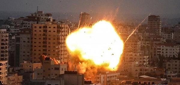 İsrail ile Hamas arasında 7 Ekim tarihinden beri devam eden çatışmalar nedeniyle binlerce sivil hayatını kaybetti. Gazze Şeridi'ne yönelik hem havadan hem karadan saldırılarını şiddetlendiren İsrail Ordusundan yapılan son açıklamada, "büyük bir güçle topraklarına girmekten başka çare yok" denilmişti.