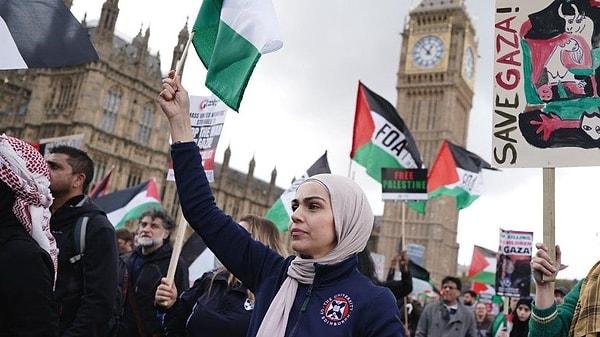 Yaşanan bu trajediye tepki olarak dünyanın çeşitli yerlerinde Filistin'e destek protestoları düzenleniyor.