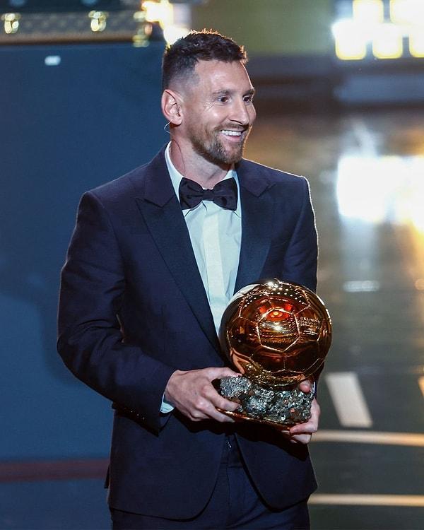 Ödülü kimin kazanacağı konusunda yine tartışmalara sebep oldu. Bir kısım futbolsever Erling Haaland'ın ödülü kazanması gerektiğini düşünürken geçmişte de Lionel Messi'ye "torpil" geçildiğini iddia etti.
