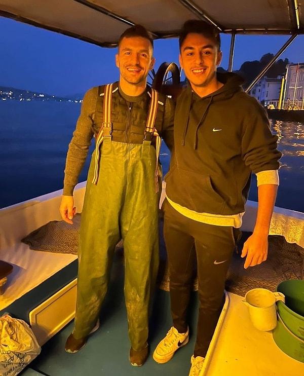Sırp yıldız Dusan Tadic, İsmail Kartal'ın oğlu Emre ile Boğaz'da balık tutmaya çıktı.