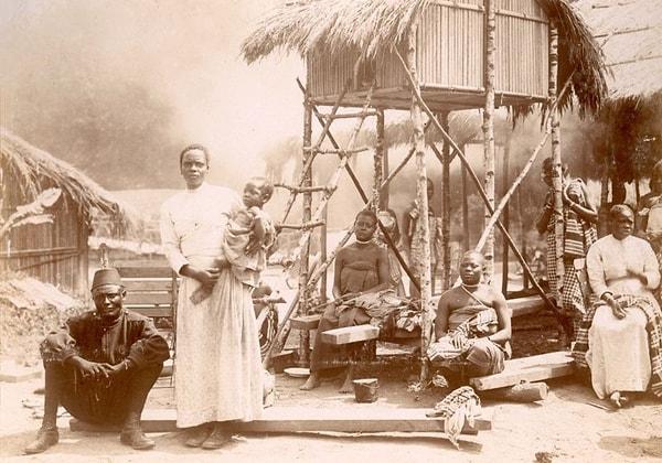 9. Belçika'da bir Afrika Müzesi'ndeki Kongolu insanlar. (1897)