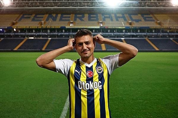 4. Fenerbahçe'nin yıldızı Cengiz Ünder, magazin gündeminde de yakından takip ediliyor! Ünder'in yeni aşkı ise herkesin tandığı bir fenomen oldu. Cengiz Ünder ve yeni aşkı, Derya Uluğ konserinde ilk kez görüntülendi.