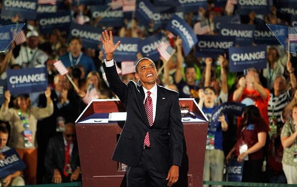 Barrack Obama, ABD Senatosu'nda henüz 6 yıllık ilk dönemini tamamlamamışken 10 Şubat 2007 tarihinde 2008 ABD başkanlık seçimlerine Demokratik Parti'den adaylığını koyduğunu açıkladı.