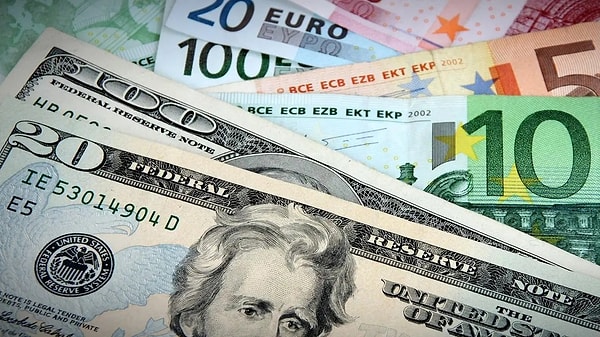 Dolar/TL kuru, haftanın son işlem gününde %0,07 oranında artarak 33,5378 seviyesine ulaştı.