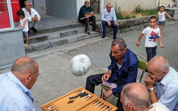 1. O topun kesildiğine eminim.