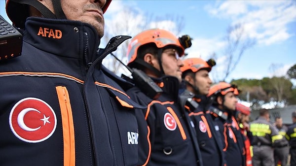 AFAD tarafından yapılan son açıklamada, "Hatay ilimizin Kırıkhan ilçesinde saat 05.32'de meydana gelen 4.8 büyüklüğündeki deprem sonrası, an itibarıyla, olumsuz bir durum bulunmamaktadır. Saha tarama çalışmaları devam etmektedir. Vatandaşlarımıza geçmiş olsun dileklerimizi sunarız" ifadelerine yer verildi.