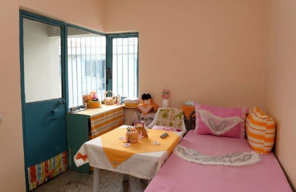 Hapishanedeki Mahkumların Eşleriyle Cinsel İlişki Yaşadığı Pembe ...