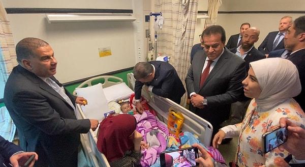 Türkiye her türlü yardımı yapmaya hazır. 1000'e yakın kanserli hasta olduğunu biliyoruz, diyaliz hastaları fazla. İmkanlar ölçüsünde olabildiğince hastayı Gazze'den Türkiye'ye getirme çabası içindeyiz.