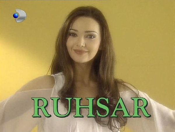 1998 yılında yayınlanmaya başlayan Ruhsar dizisiyle tanıdığımız güzel oyuncunun görüntüsü 15 yıldır neredeyse aynı görünüyor.