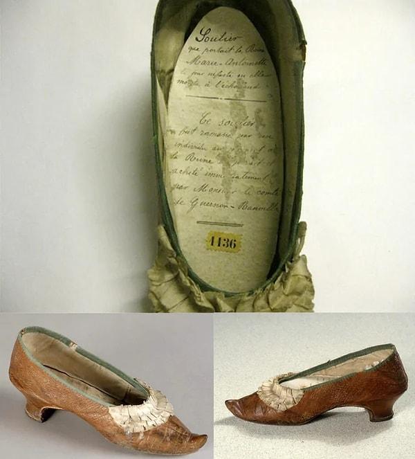 2. Fransız kraliçe Marie Antoinette'nin idam edilmeden önce giydiği ayakkabı. (16 Ekim 1793)
