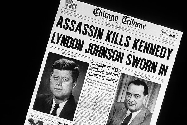 Aynı gün cinayetin sorumlusu olarak yakalanan 24 yaşındaki Dallaslı Lee Harvey Oswald, iki gün sonra bir gece kulübünün sahibi olan Jack Ruby tarafından Dallas polis müdürlüğünün önünde öldürüldü.