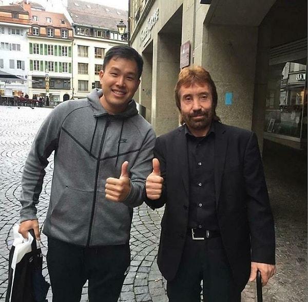 8. "Arkadaşım İsviçre'de Chuck Norris ile tanıştı!"