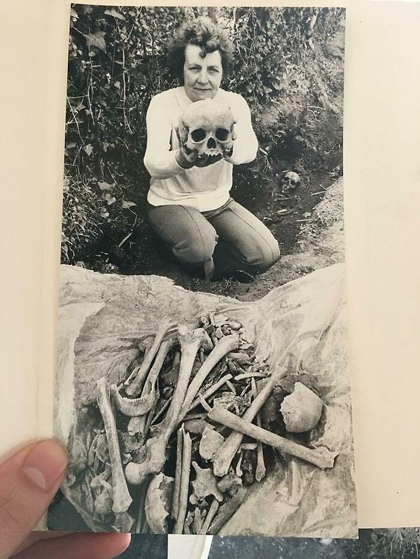 5. Bahçesinde bolca iskelet kalıntısı bulmuş teyzemizin gurur dolu fotoğrafı.