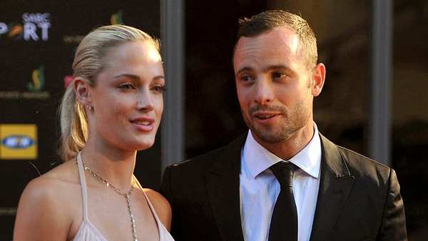 Güney Afrikalı eski paralimpik şampiyonu Oscar Pistorius, 2013’te sevgilisi Reeva Steenkamp'ı öldürmesi sonrasında tutuklanmıştı.