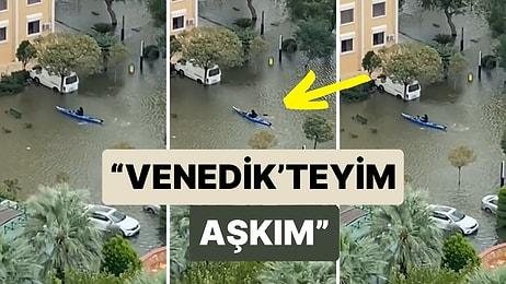 İzmir'de Bir Vatandaş Aşırı Yağış Sebebiyle Oluşan Sel Sularında Kano ile Gezdi