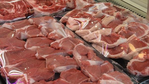 Kuzu etinde fiyat artışı durmazken, 2 haftada 45 lira zam gelen kuzu karkas kilo fiyatı yüzde 18,3 oranında arttı.