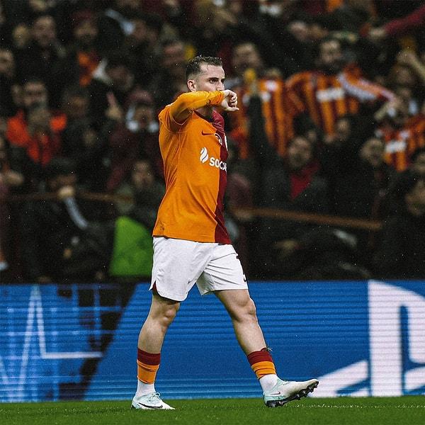 Galatasaray'ın 3-1 geriye düştüğü Manchester United karşılaşmasında oyuna sonradan giren Kerem Aktürkoğlu karşılaşmanın kaderini belirledi.