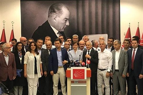 Genel Merkez'in telkiniyle Ankara'da bir araya gelen CHP İl Başkanları, Kılıçdaroğlu'na destek açıklaması yaparak değişim taleplerine karşı olduklarını duyurdu.