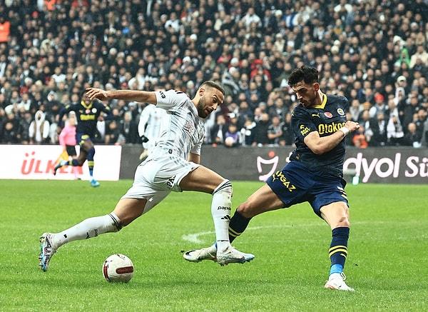 Yediği golün ardından daha agresif oynamaya başlayan Beşiktaş, Cenk Tosun'un presinde topu kaptı. Ceza sahası içinde Samet Akaydın'ın temasında hakem Atilla Karaoğlan penaltı noktasını gösterdi.