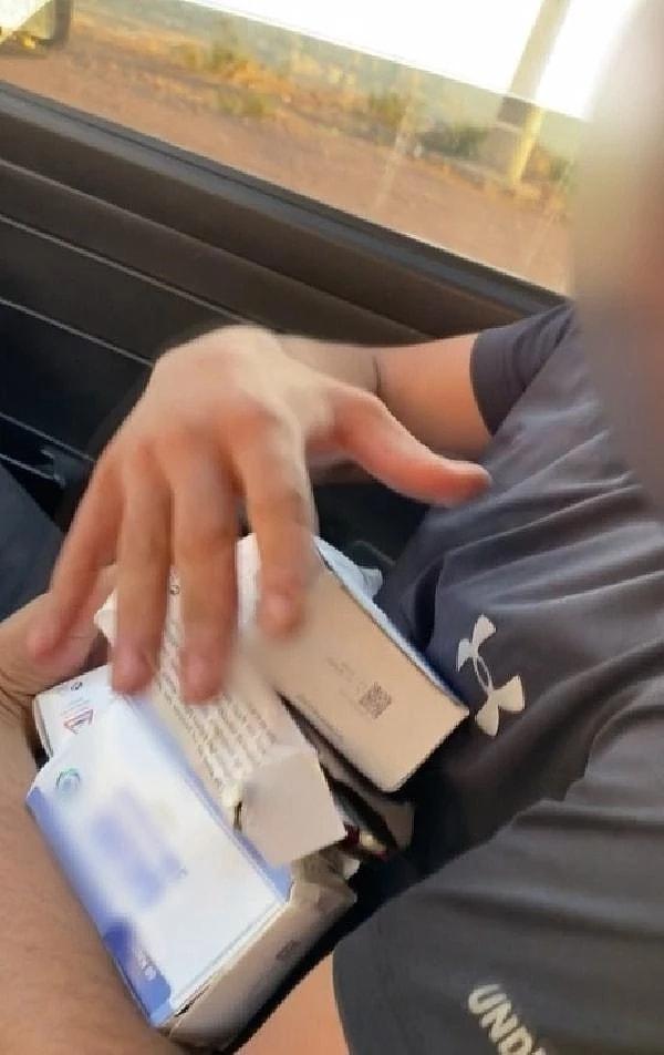 M.T.K.'nin telefonundan taksisinde arkadaşıyla birlikte yolculuk yaptığı sırada yeşil reçete ile satılan ilaç kutularını okşayan ve ilaçlara 'bebek' dediği bir video çıktı.