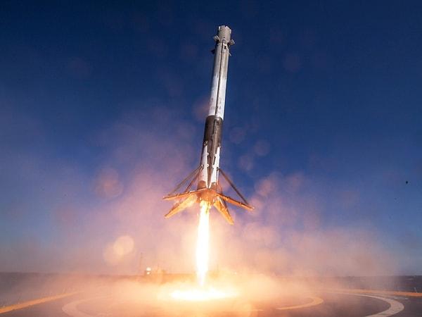 Eğer herhangi bir değişiklik olmazsa Ax-3 mürettebatı 9 Ocak'ta SpaceX'in Falcon 9 roketiyle ABD'nin Kennedy Uzay Merkezi'nden fırlatılacak ve Uluslararası Uzay İstasyonu’na seyahat edecek.