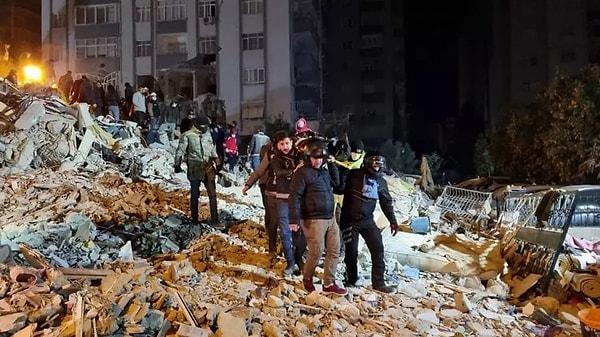 11 ili yıkıma uğratan 6 Şubat depreminde yardım gönderilen şehirlerden biri olan Adana'da herkesi şaşkına çeviren bir olay yaşandı.