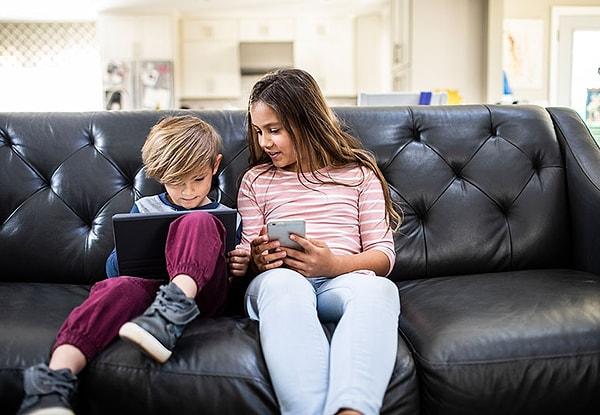 Bloomberg'e konuşan kaynaklara göre hükümet 2024’ün ocak ayından itibaren sosyal medya kullanımının çocuklar üzerindeki etkilerini araştıracak.