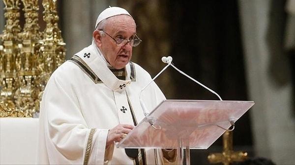 Vatikan, rahiplerin LGBTQ evliliklerini kutsamasının artık normal olduğunu söyledi.