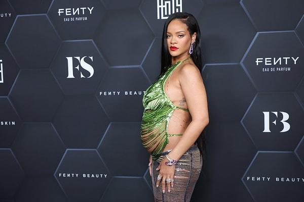 Rihanna'yı son zamanlarda şarkılarıyla değil, hamileliğiyle anmaya başladık biliyorsunuz ki.