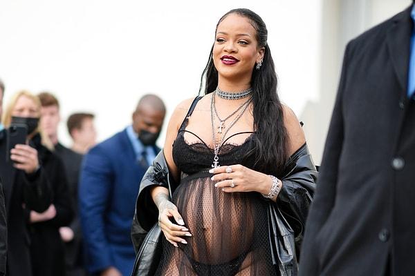 İlk çocuğunu kucağına aldıktan kısa bir süre sonra Rihanna'nın yeniden hamile olduğunu öğrendik.